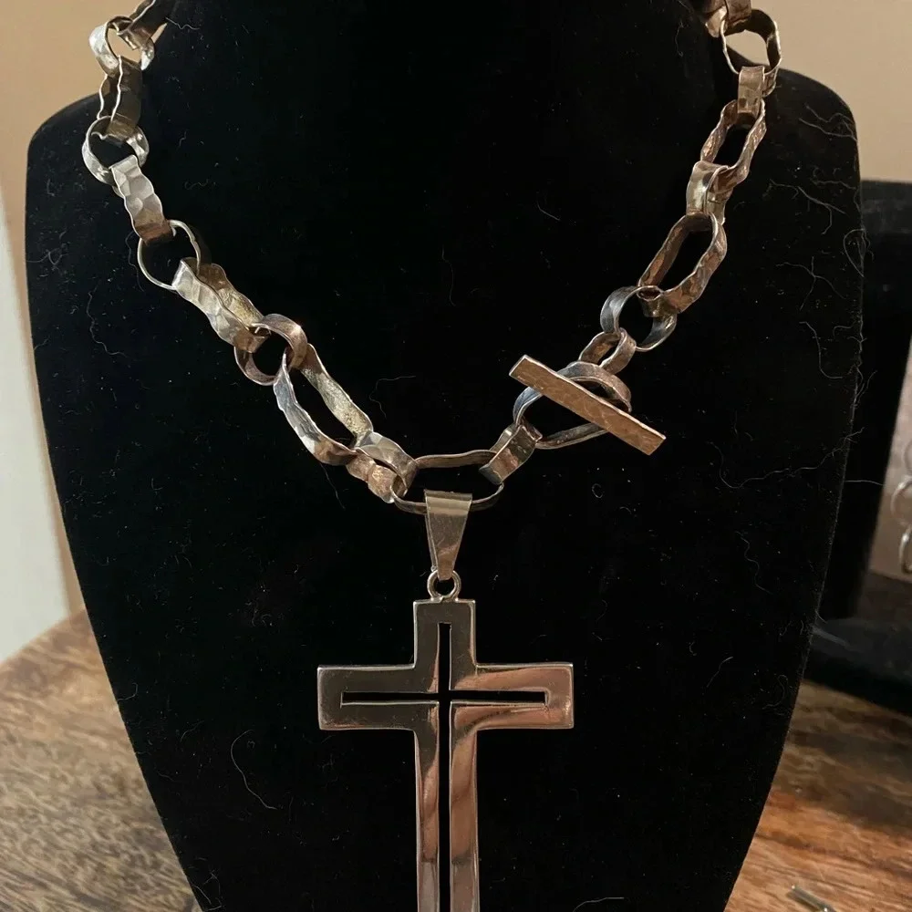 Sterling silver cross pendant (no chain)